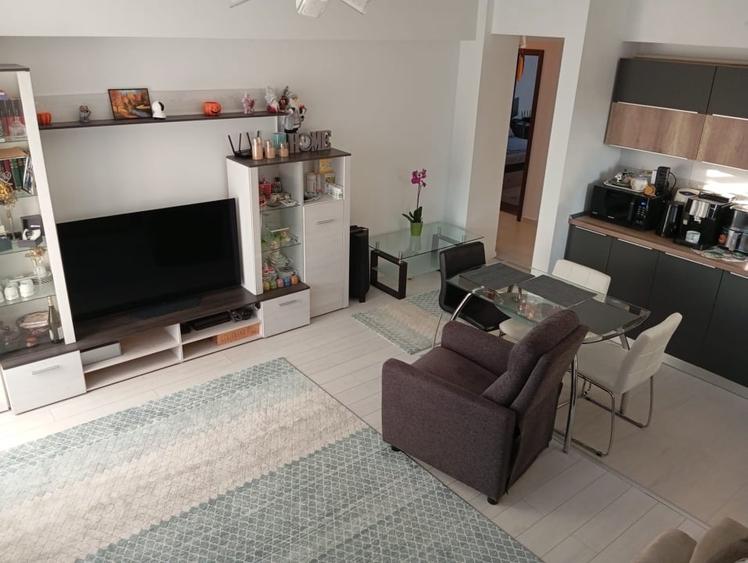 Apartament cu 3 camere decomandat, mobilat în Nord