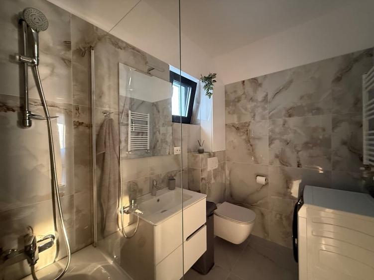Garsonieră decomandată, mobilată în Păcii