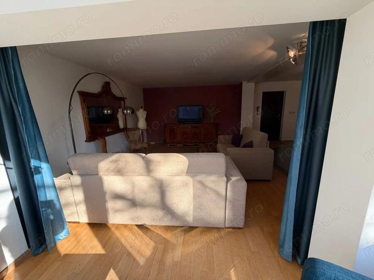 Apartament cu 3 camere semidecomandat în Girocului