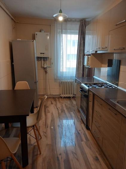 Apartament cu 2 camere decomandat în 7 Noiembrie