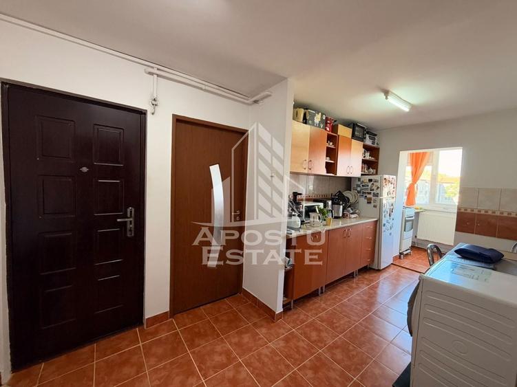 Apartament cu 2 camere decomandat, mobilat în Aradului
