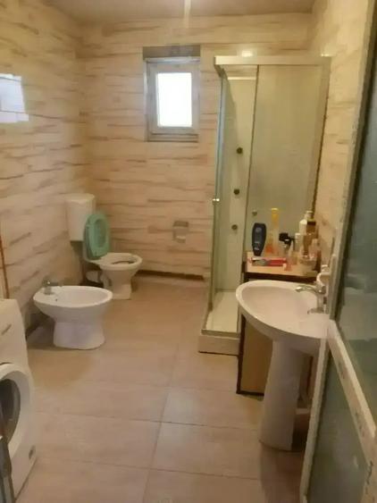 Casă cu 6 camere cu Teren 565 Mp în Ișalnița
