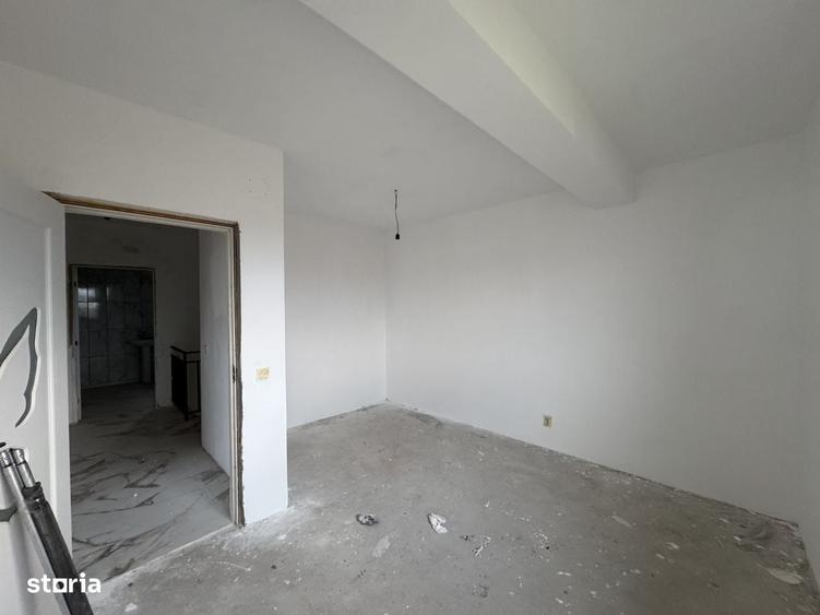 Casă cu 4 camere în Militari