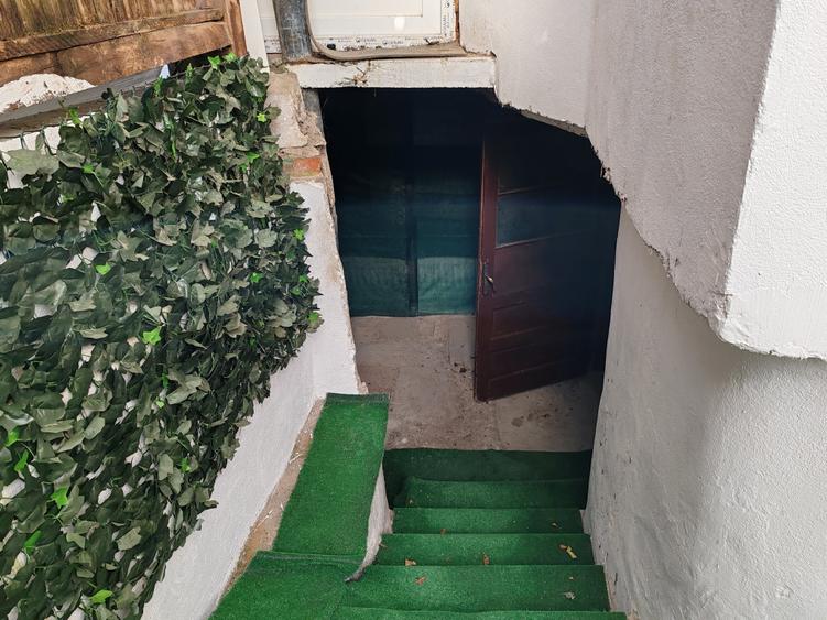 Casă individuală cu 4 camere cu Canalizare în Schei