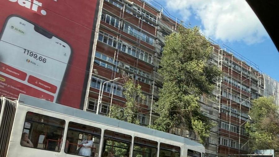 Apartament cu 3 camere decomandat în Ștefan cel Mare