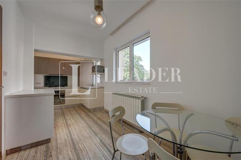 Apartament cu 4 camere semidecomandat, mobilat în Dacia