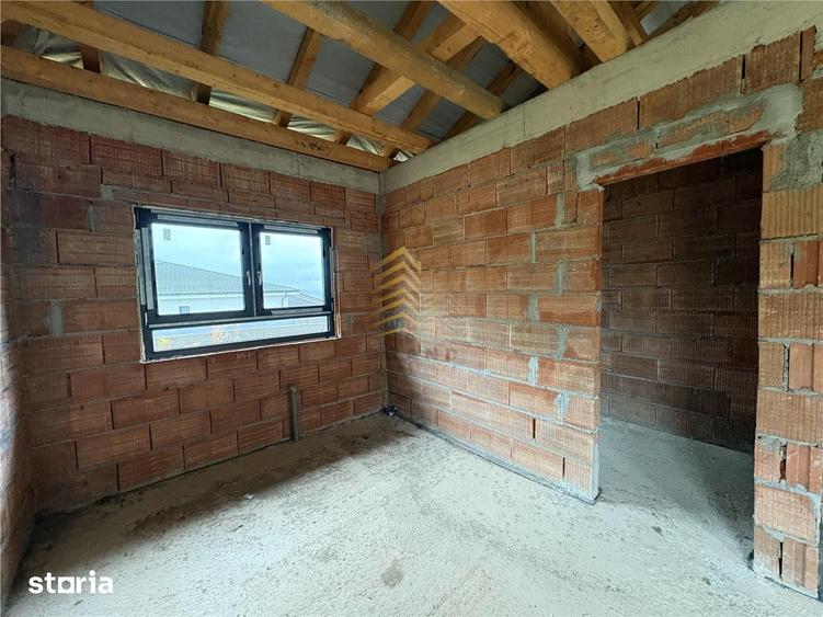 Casă cu 5 camere cu Teren 500 Mp în Central