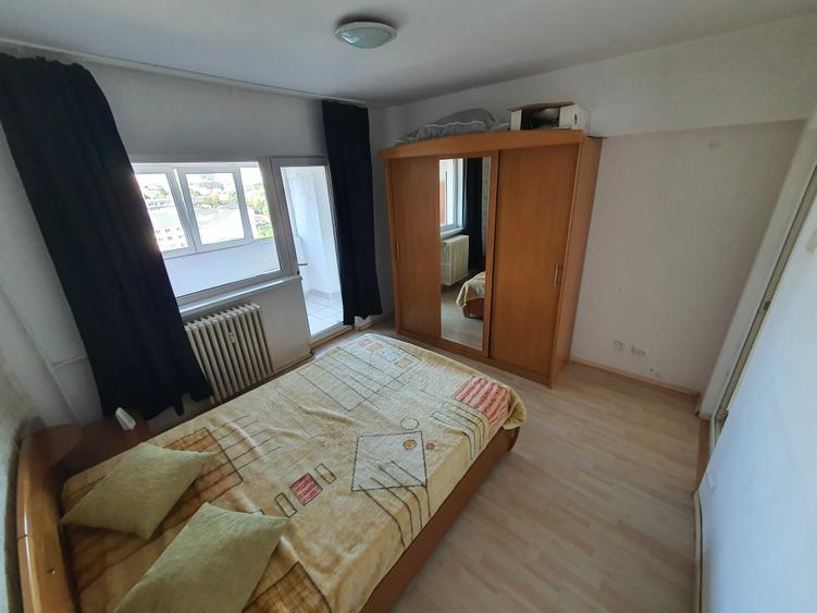 Apartament cu 4 camere decomandat în Gorjului