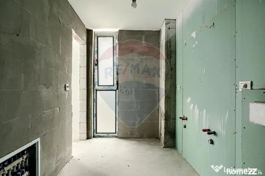 Apartament cu 3 camere semidecomandat în Subcetate