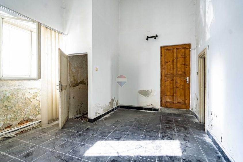Apartament cu 5 camere în Central