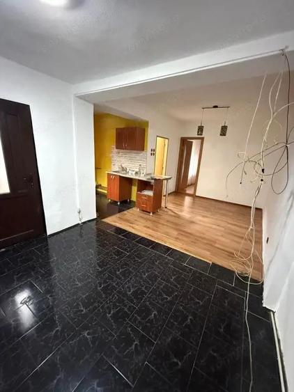 Casă cu 4 camere cu Teren 505 Mp în Central