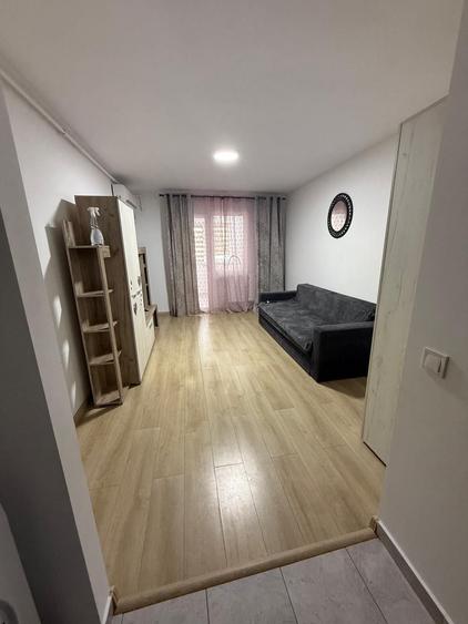 Garsonieră decomandată în Central