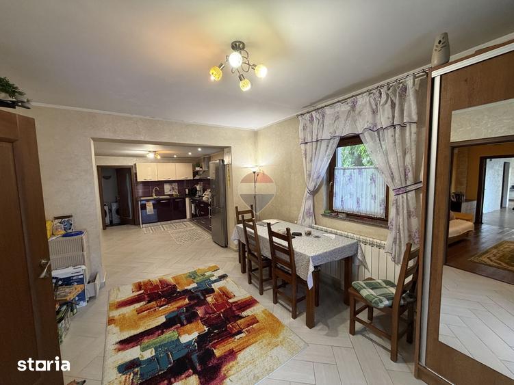 Casă cu 4 camere cu Teren 2500 Mp în Putna