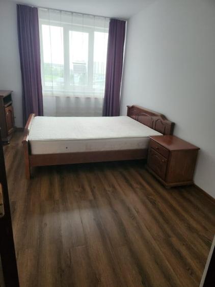 Apartament cu 3 camere semidecomandat, mobilat în Florești