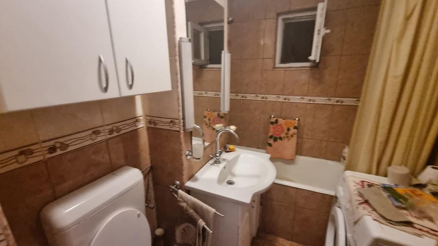 Apartament cu 2 camere decomandat în Micro 17