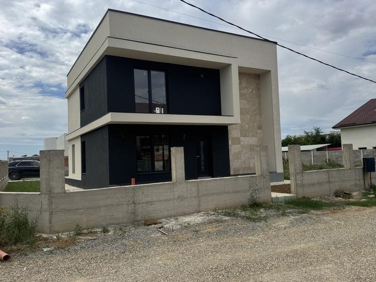 Casă cu 4 camere în Central