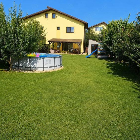 Casă cu Teren 540 Mp în Vidra