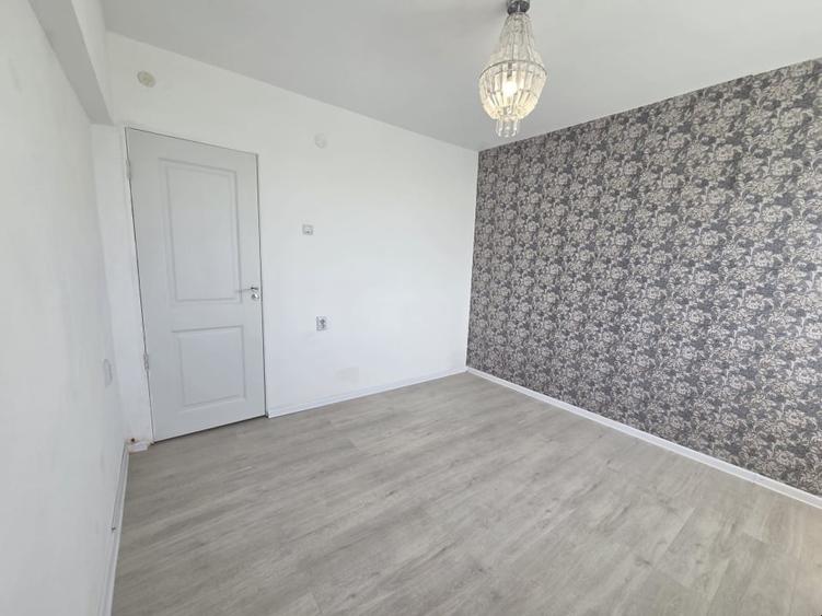 Apartament cu 3 camere semidecomandat în Ștefan cel Mare