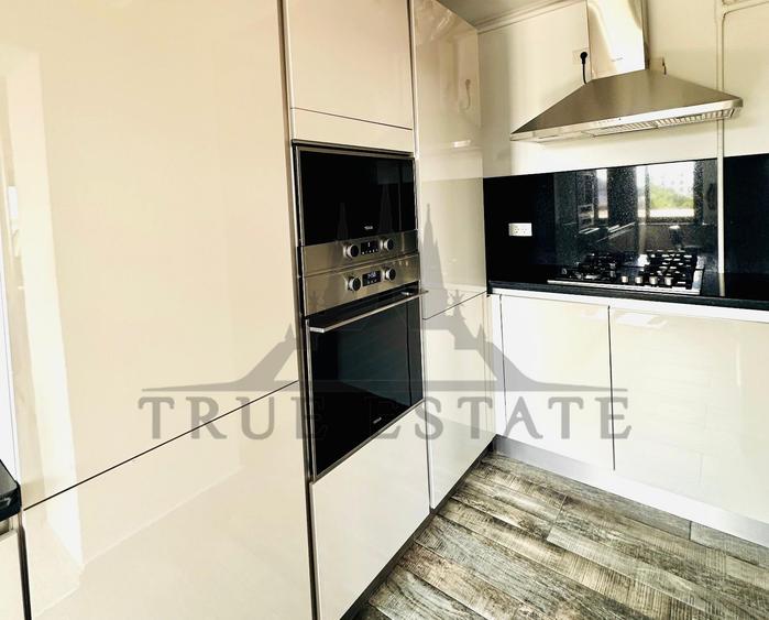 Penthouse cu 3 camere decomandat, mobilat în Matei Voievod