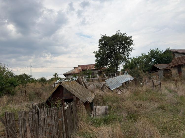 Casă cu 4 camere în Milcovățu