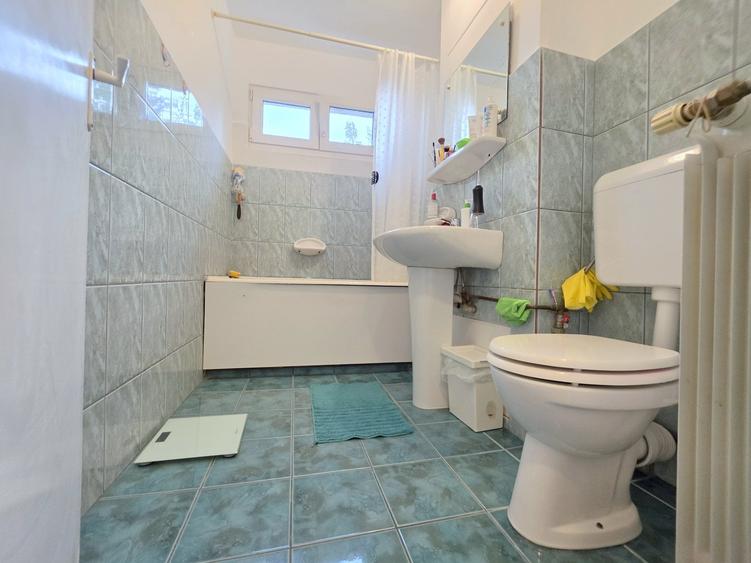 Apartament cu 3 camere în Dristor