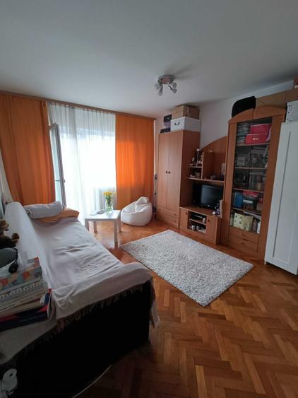 Garsonieră decomandată în Complex Studențesc