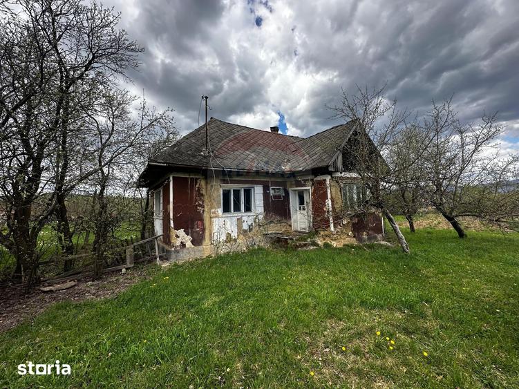 Teren de 5097 mp, în Groși