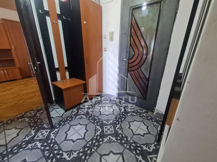 Apartament cu 3 camere decomandat, mobilat în Complex Studențesc