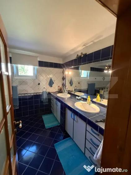 Casă cu 4 camere cu Teren 1000 Mp în Central