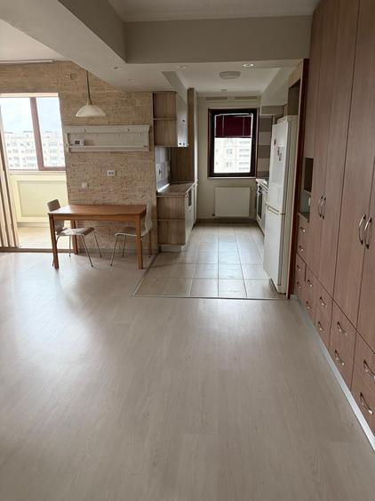 Apartament cu 2 camere semidecomandat în Olteniței