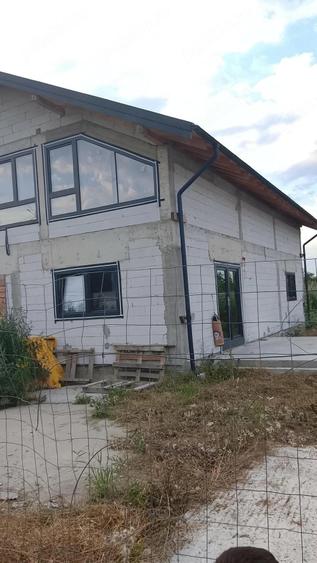 Casă cu Teren 450 Mp în Central