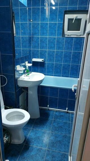 Apartament cu 2 camere semidecomandat în Craiovița Nouă