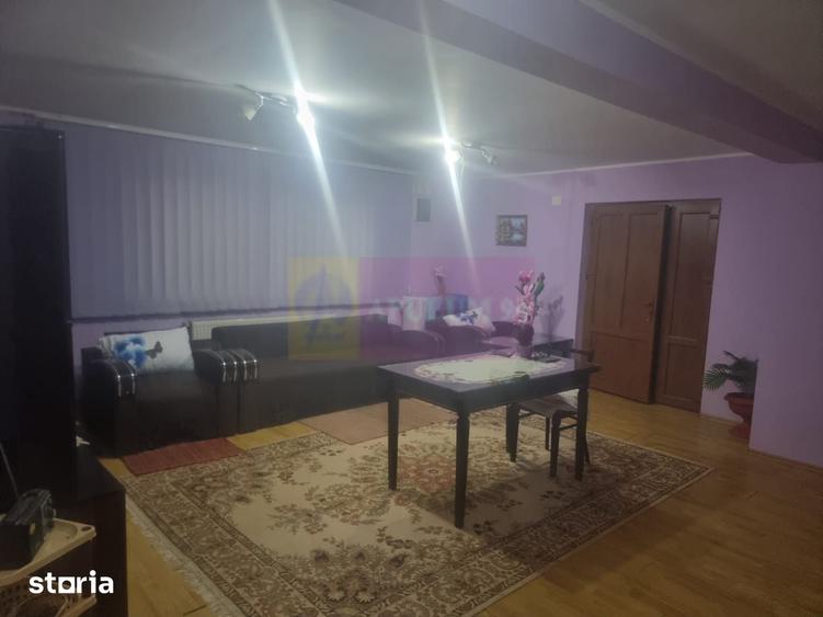 Casă cu 7 camere cu Teren 1500 Mp în Brănești