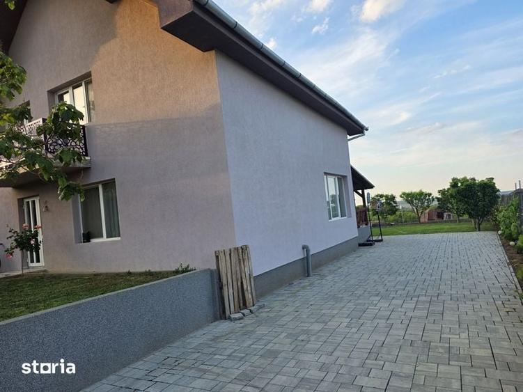 Casă cu 4 camere cu Teren 200 Mp în Oncea