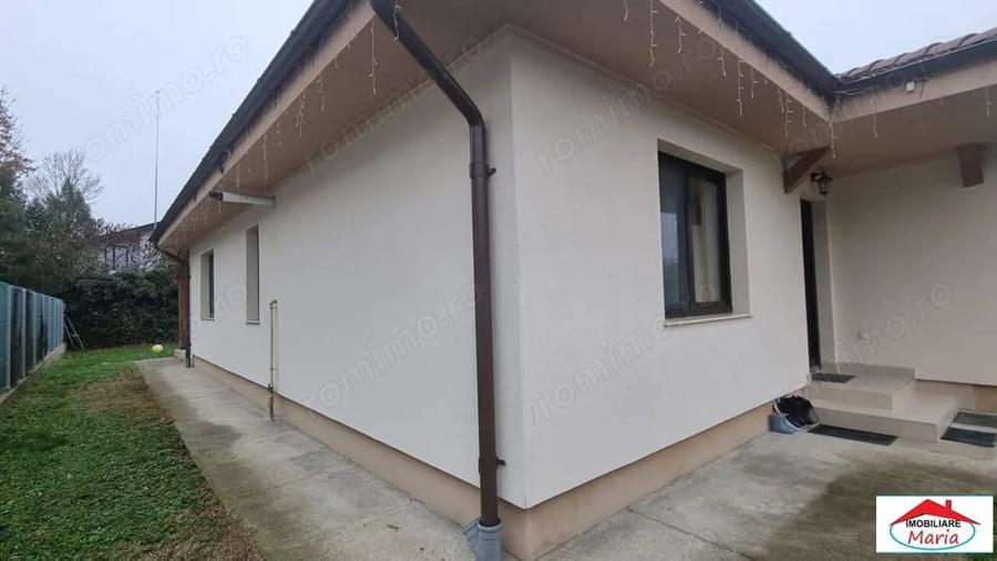 Casă cu Teren 500 Mp în Bercu Roșu