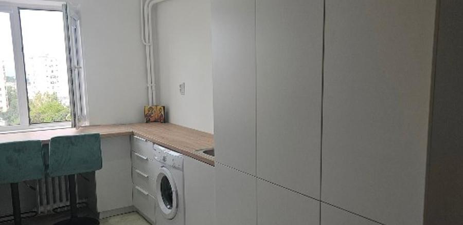 Apartament cu 2 camere decomandat, mobilat în Tomis Nord