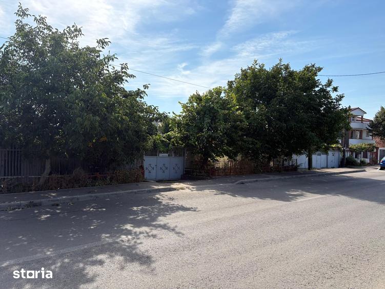 Teren de 680 mp, în Palazu Mare