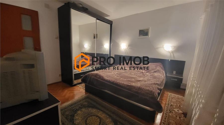 Apartament cu 3 camere decomandat, mobilat în Micro 3