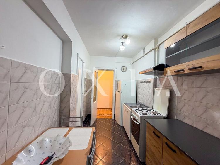 Apartament cu 3 camere decomandat, mobilat în Dacia