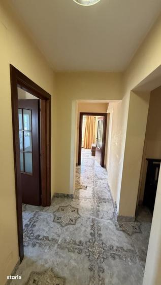 Apartament cu 4 camere în Calea Călărașilor