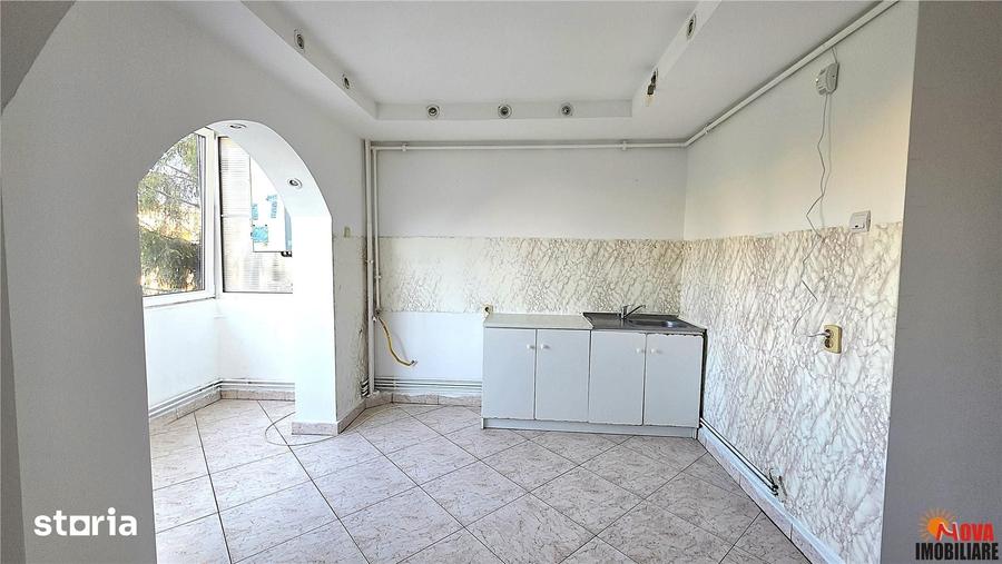 Apartament cu 2 camere decomandat în Triaj