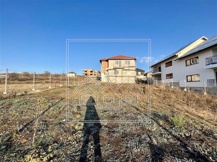 Casă individuală cu 7 camere cu Teren 727 Mp în Central