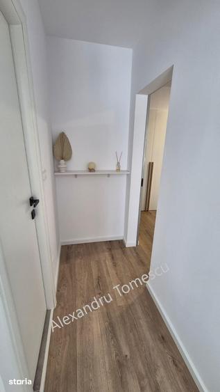 Apartament cu 3 camere semidecomandat în Vitan