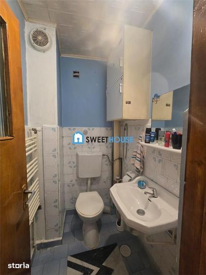 Apartament cu 4 camere semidecomandat în Central