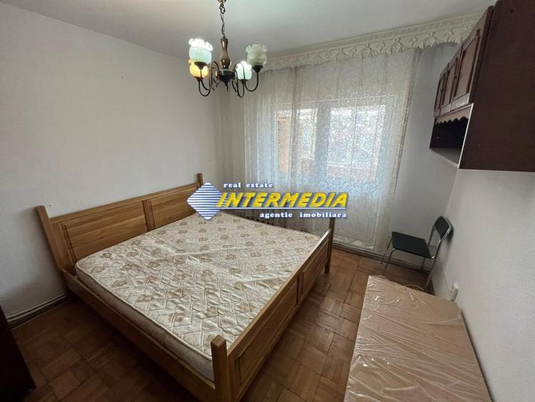 Apartament cu 3 camere decomandat, mobilat în Central