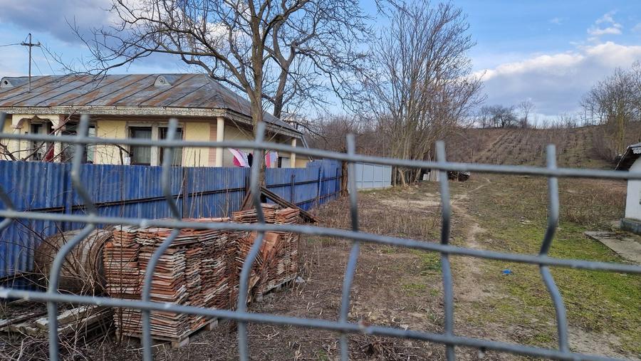 Casă cu 4 camere în Ungureni