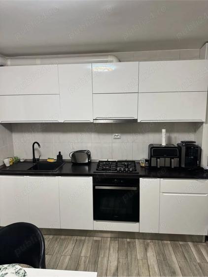 Apartament cu 3 camere decomandat în Răcădău