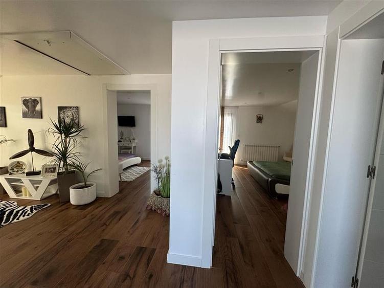 Casă individuală cu 5 camere cu Canalizare în Câmpineanca