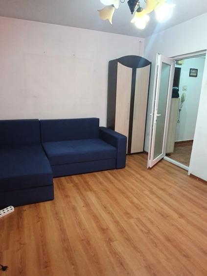 Apartament cu 2 camere decomandat în CET