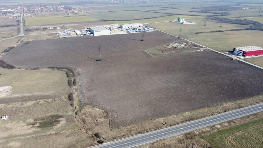 Teren Construcții intravilan de 4900 mp, în Nord